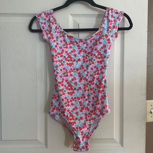 Chameleon activewear tank with cap sleeve size S